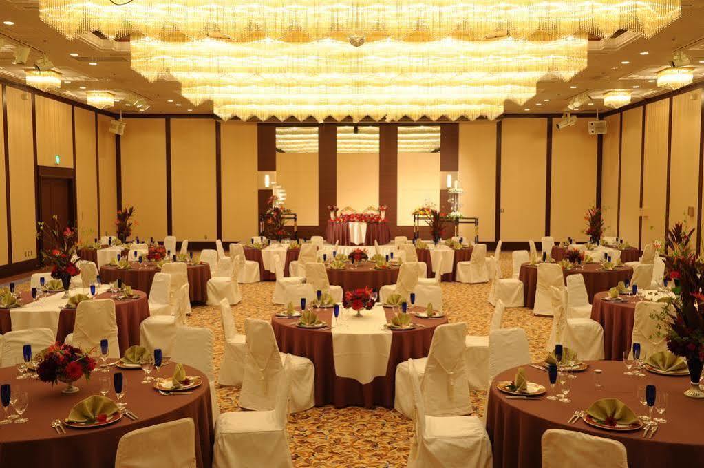 Hotel Crown Palais Kofu Esterno foto