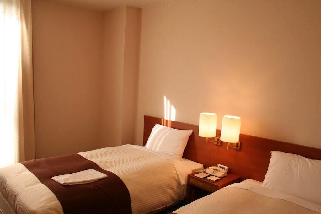 Hotel Crown Palais Kofu Esterno foto